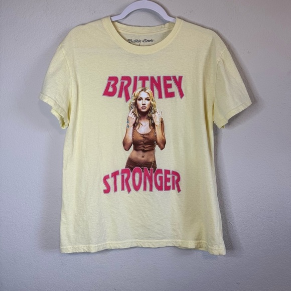 Britney Spears Stronger Pink Graphic On Yellow Cotton Tee Shirt Size Large - Picture 1 of 7